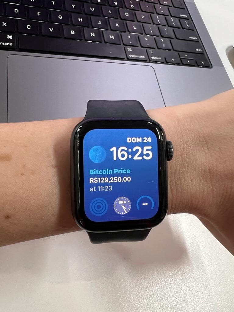 Tracking the Bitcoin price through Blue Wallet on an Apple Watch